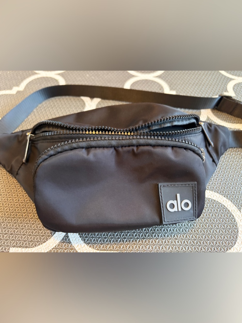 ALO Yoga Black Belt Bag